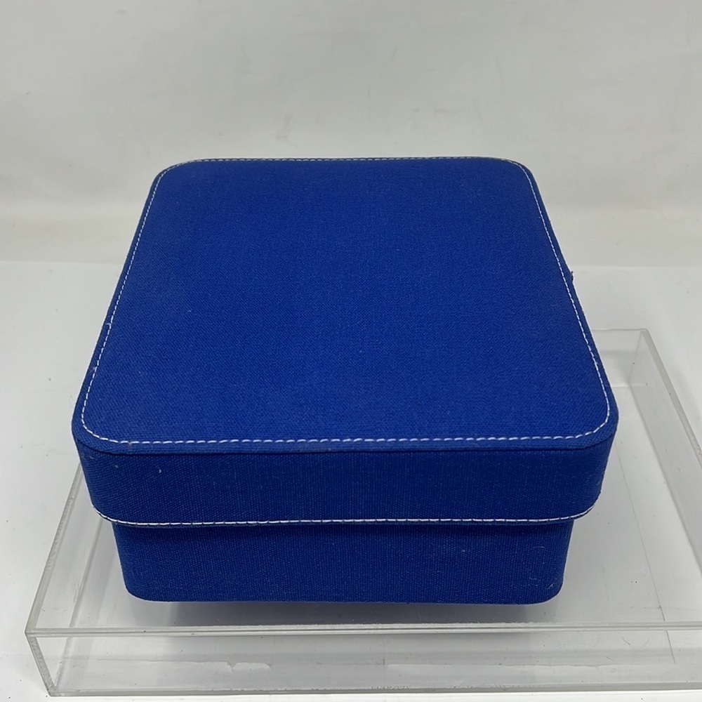 Ralph Lauren Blue Linen Fabric Padded Box 8” x 6.75” x 3.5” - Picture 4 of 6